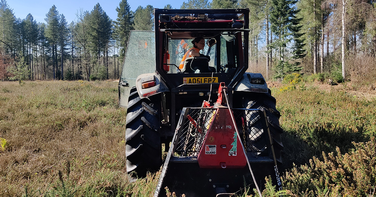 Future Professionals scheme 202122 Ellie operating the Winch on Emergency Tree operations course March 22