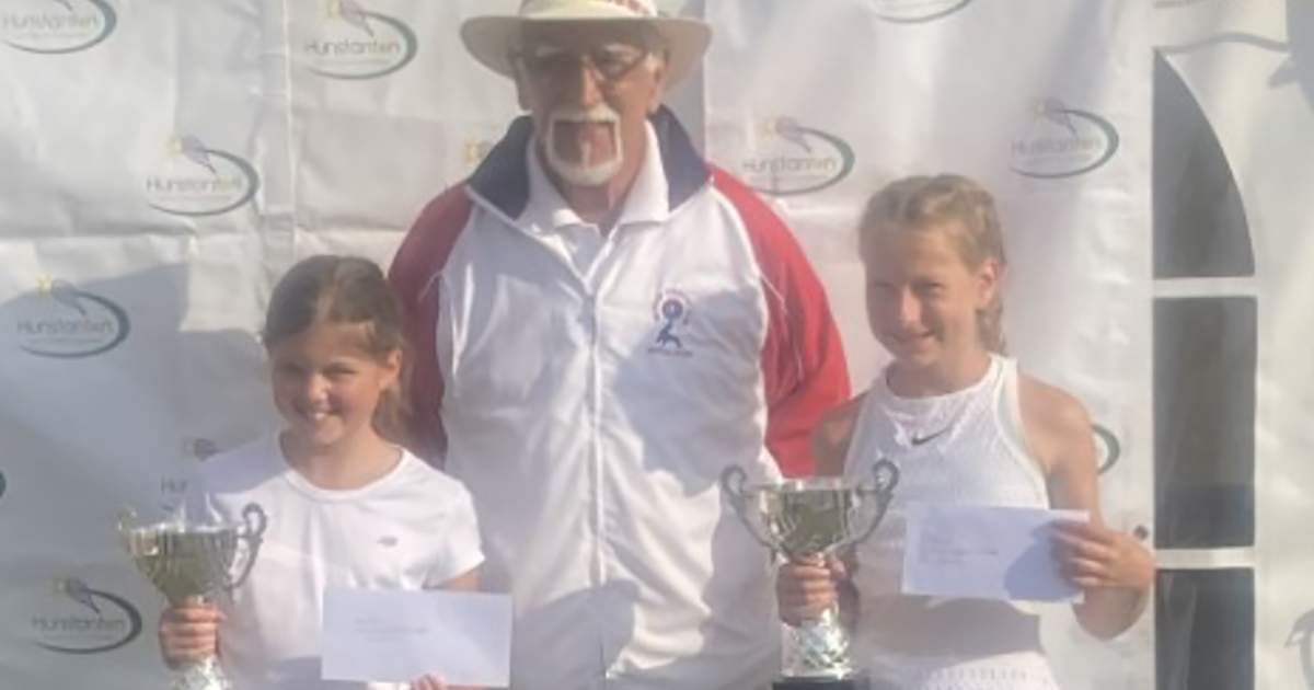Girls' U12s Finalists Kitty Baker and Lois White with organiser Chris Holt Girls' U12s Finalists Kitty Baker and Lois White with organiser Chris Holt