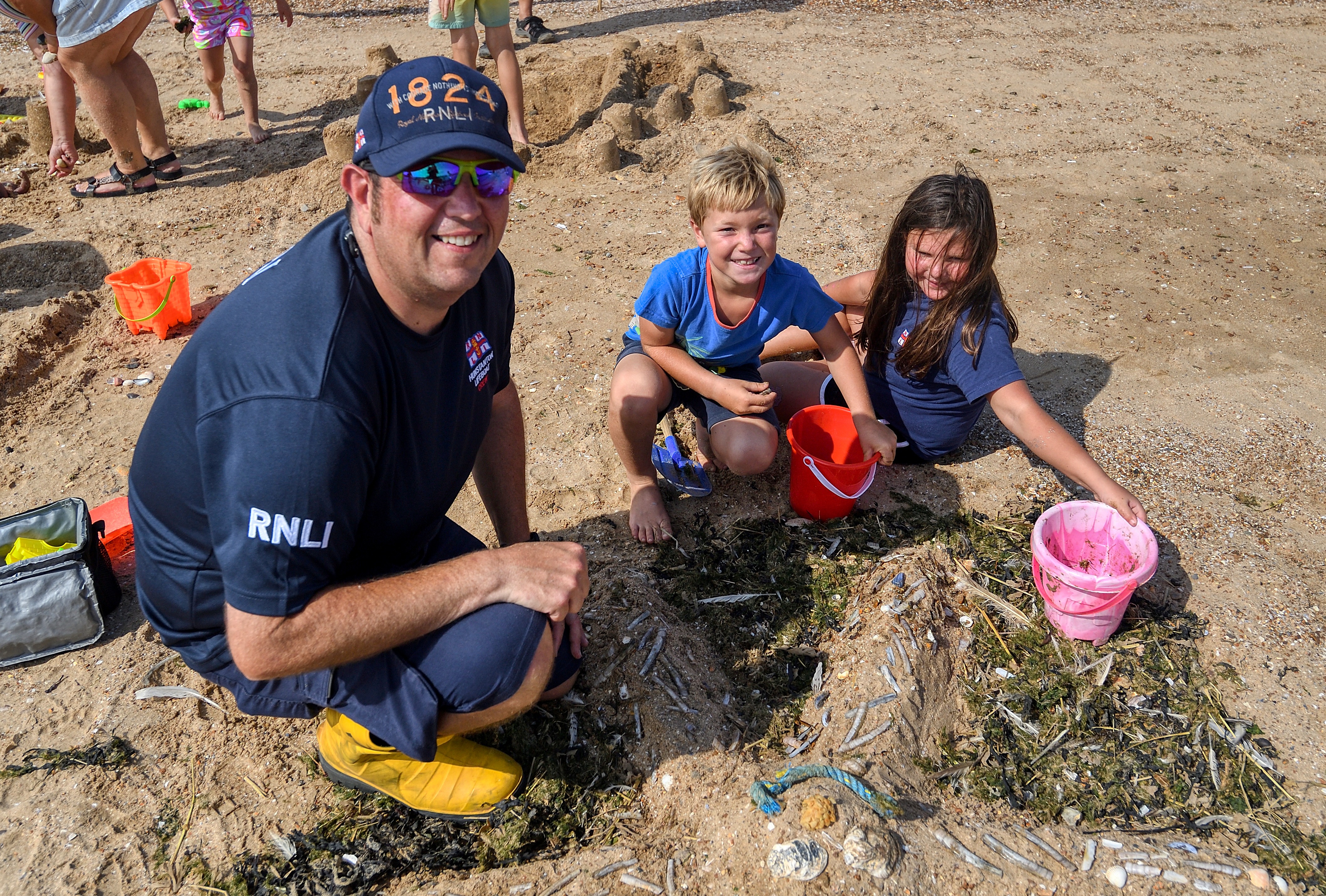 Temperatures soar for hunstanton rnli sandcastle competition4