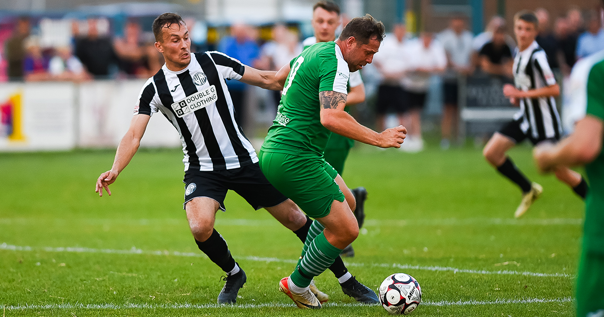 WEB 18 Grant Holt in action WEB 18 Grant Holt in action