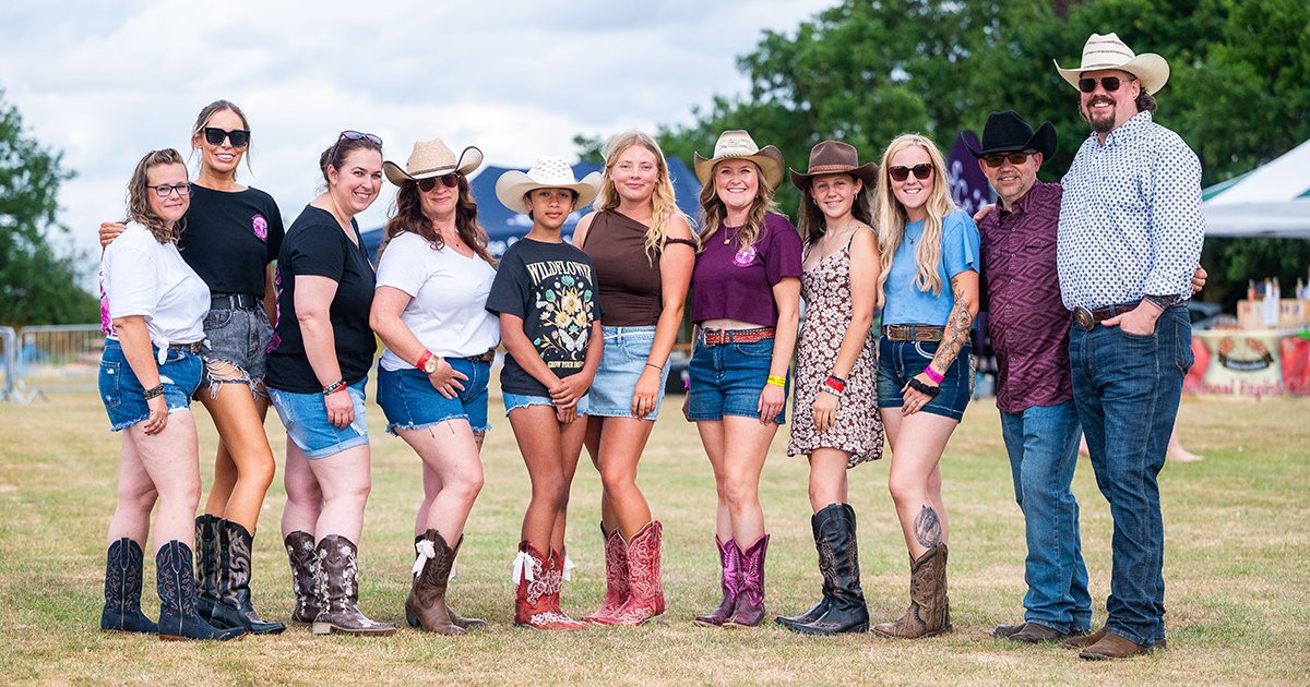 WEB 8   Buckin' Boots