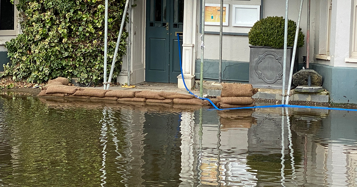 Web hoste sandbags psd
