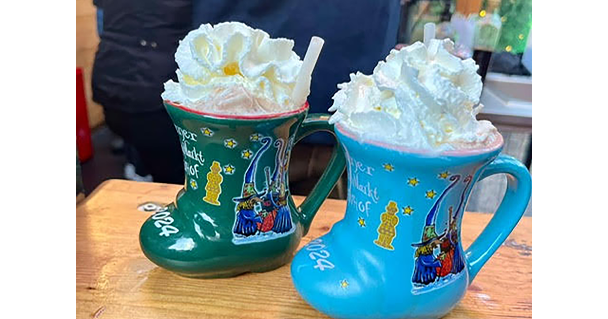 WEB mugs with cream WEB mugs with cream