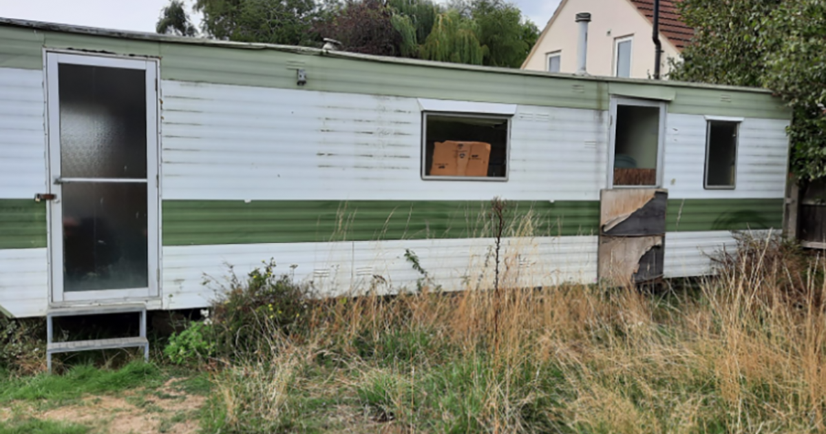 WEB old caravan WEB old caravan