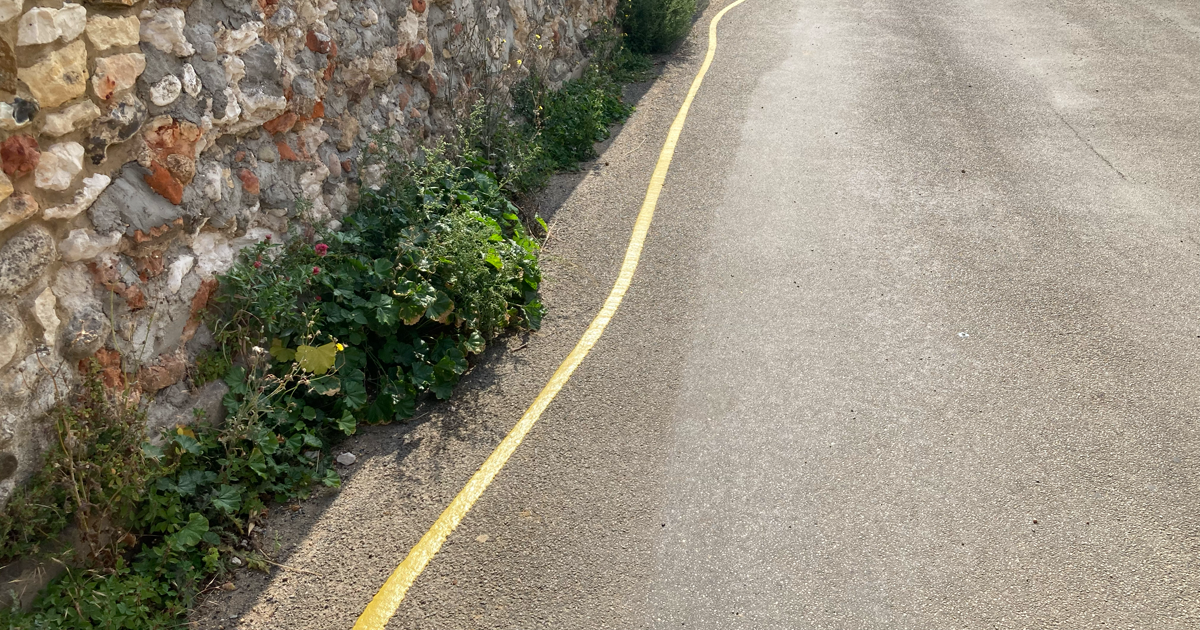 Yellow lines web 4